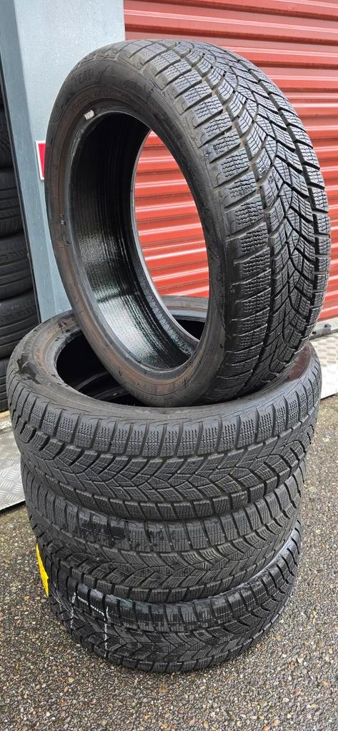 4 x Goodyear Ultragrip Performance+ winterbanden 215-50-19, Auto-onderdelen, Banden en Velgen, Band(en), Winterbanden, 19 inch
