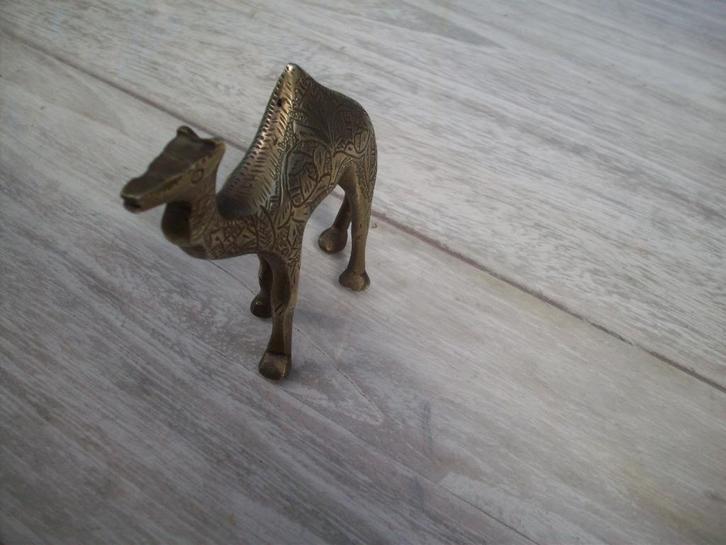 massief geel koper kameeltje, Antiek en Kunst, Antiek | Koper en Brons, Ophalen of Verzenden