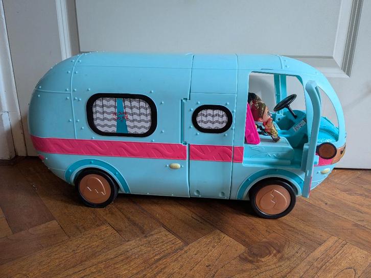 L.O.L. Surprise! Glam 'n Go camper, Kinderen en Baby's, Speelgoed | Poppenhuizen, Zo goed als nieuw, Toebehoren, Ophalen
