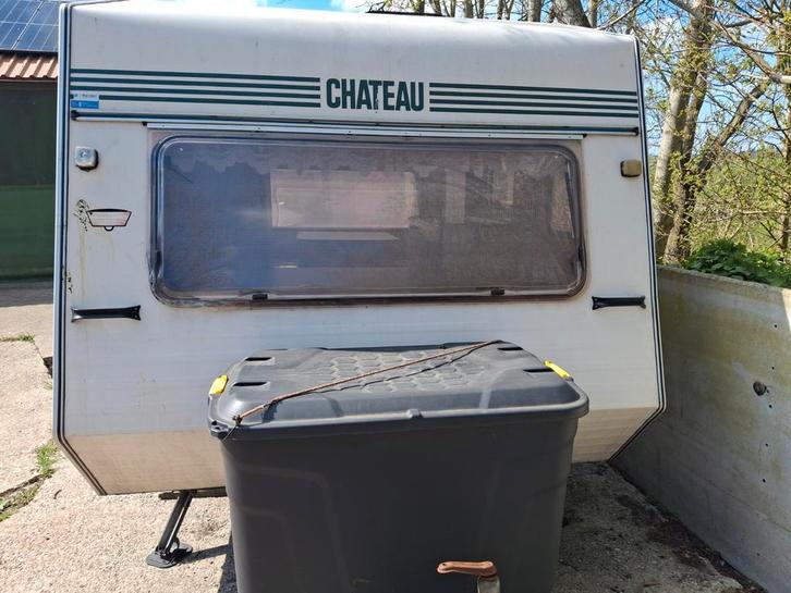 Opgeknapte Chateau caravan met 4 slaapplaatsen, Caravans en Kamperen, Caravans, Particulier, tot en met 4, Rondzit, Chateau, Ophalen
