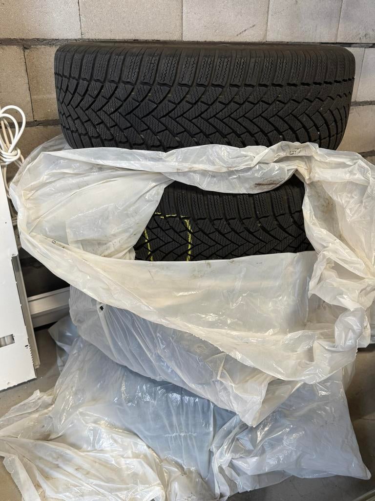 Winterbanden 205/50 R17 93H op velg (set v 4) | 6 maand oud, Auto-onderdelen, Vrachtwagen-onderdelen, Overige merken, Overige Auto-onderdelen