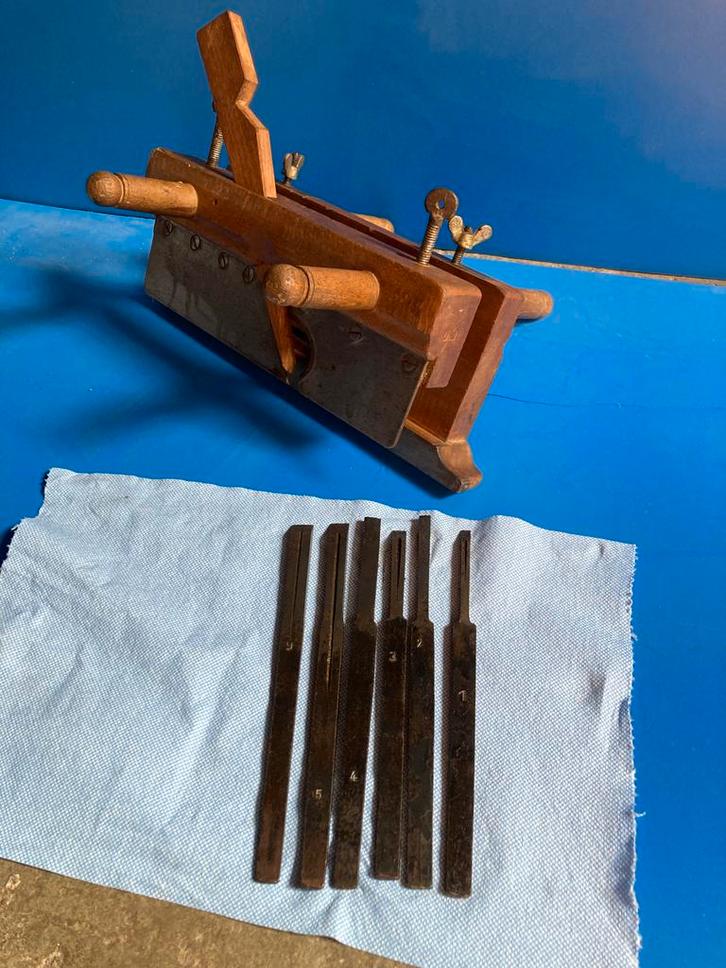 Nooitgedacht Verploegblokschaaf + 6 beitels, Antiek en Kunst, Antiek | Gereedschap en Instrumenten, Ophalen of Verzenden