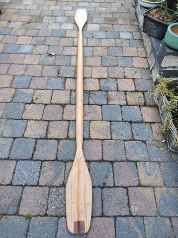 Otterta peddel beschikbaar voor biedingen