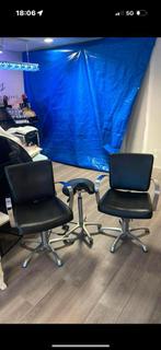 2 Nette Kappersstoelen - Ideaal voor Salon! Nieuw-Vennep, Huis en Inrichting, Stoelen, Ophalen, Gebruikt, Twee, Zwart