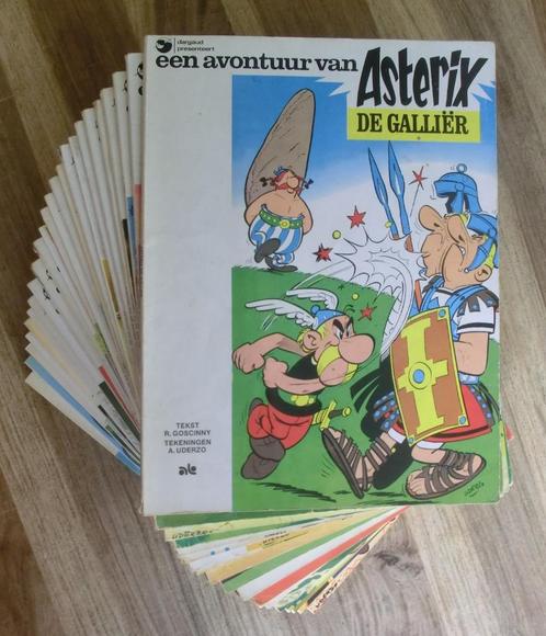 24 stripboeken uit de reeks van Asterix & Obelix, Boeken, Stripboeken, Gelezen, Meerdere stripboeken, Ophalen of Verzenden