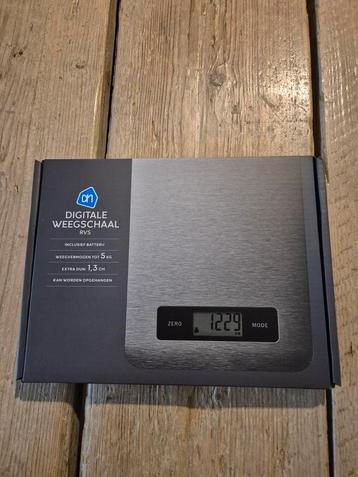 AH Digitale Keukenweegschaal - Nieuw in doos beschikbaar voor biedingen