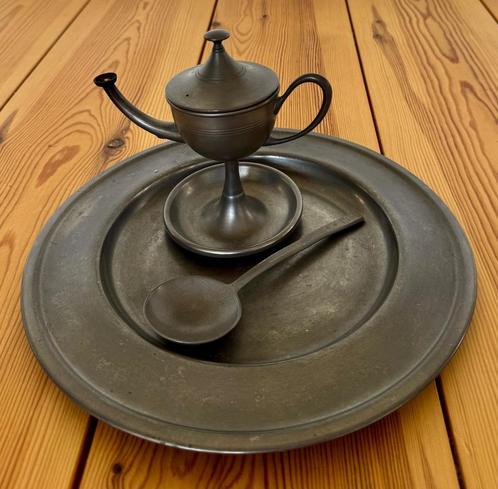 Antieke Tinnen Set : olielamp (snotneus), bord en lepel, Antiek en Kunst, Antiek | Tin, Ophalen of Verzenden
