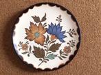 Flora Gouda Plateel wandbord met haakje, Ophalen of Verzenden