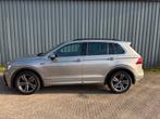 Volkswagen Tiguan R-line 1.4 TSI 92KW 2016 Grijs, Auto's, Volkswagen, Voorwielaandrijving, 125 pk, 74 €/maand, Zwart
