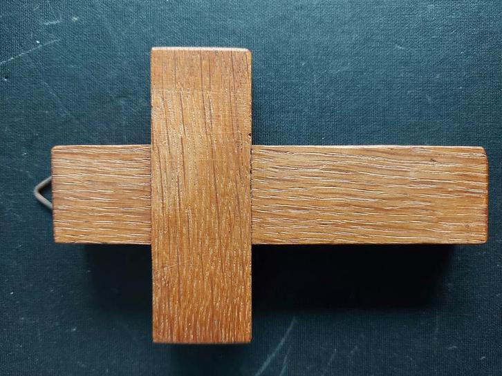 Klein eiken kruisje, Antiek en Kunst, Antiek | Religie, Ophalen of Verzenden