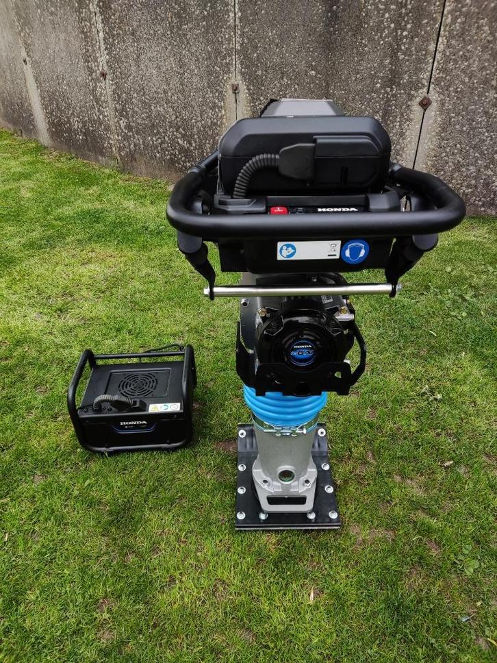 NIEUWE REVO accu stamper (type TS64E, Honda electro motor), Zakelijke goederen, Machines en Bouw | Tuin, Park en Bosbouw, Overige typen