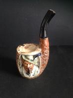 Drankflesje en asbak Afbeelding:Tirolerman pijp rokend , Gebruiksvoorwerp, N.v.t., N.v.t., Ophalen of Verzenden