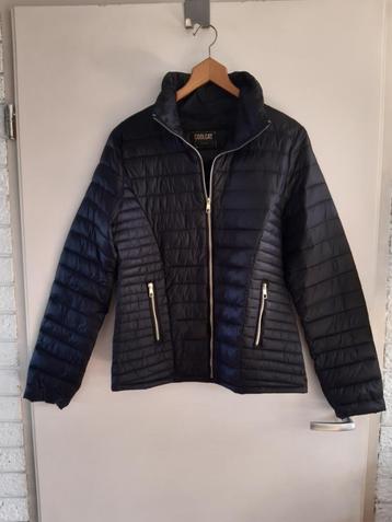 Damesjas zwart met gouden ritsen - Coolcat (mt. M/L) NIEUW beschikbaar voor biedingen