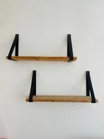 Twee wandplanken / leren plankdragers | Industrieel, Huis en Inrichting, Woonaccessoires | Wandplanken en Boekenplanken, Ophalen of Verzenden