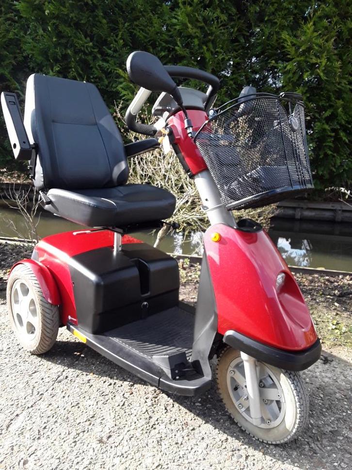 Trophy6 scootmobiel met voetgas, sterke wendbare scootmobiel, Diversen, Rolstoelen, Zo goed als nieuw, Ophalen