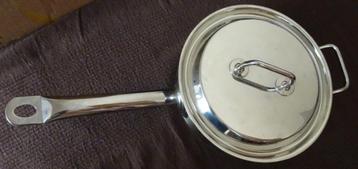 Hapjespan met deksel * SIGG * 24 cm beschikbaar voor biedingen