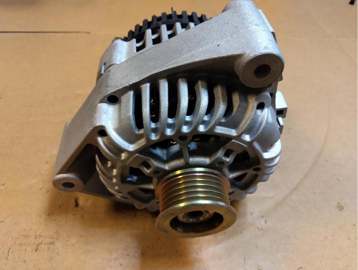 BMW E34 E36 Diesel dynamo 95A, Auto-onderdelen, Motor en Toebehoren, BMW, Nieuw, Ophalen of Verzenden