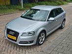 Audi A3 Sportback
1.6 TDI DSG Automaat S-tronic Euro5 Bj2011, Euro 5, Stof, Zwart, 4 cilinders