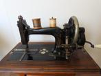 Oude handnaaimachine., Antiek en Kunst, Antiek | Naaimachines, Ophalen
