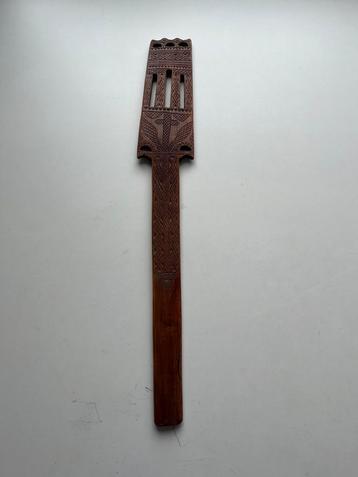 Houten mangelplank antiek beschikbaar voor biedingen