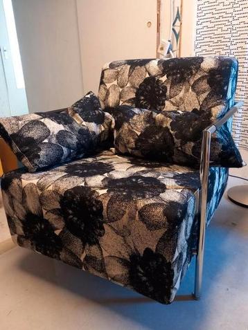 Design fauteuil beschikbaar voor biedingen