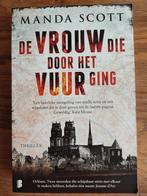 Manda Scott - De vrouw die door het vuur ging, Ophalen of Verzenden, Zo goed als nieuw, Manda Scott