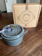 Staub Gietijzeren braadpan cocotte, Huis en Inrichting, Keuken | Potten en Pannen, Ophalen of Verzenden, Nieuw, Gietijzer, Koekenpan of Braadpan