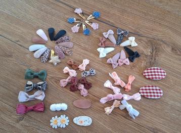 Haarspeldjes, baby, eerste haartjes beschikbaar voor biedingen