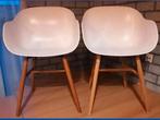 Set kuipstoelen wit, houten poten en grijze zitkussens, Huis en Inrichting, Stoelen, Ophalen, Zo goed als nieuw, Wit