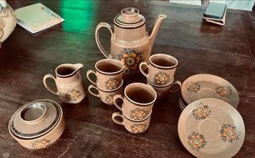 Retro koffie servies beschikbaar voor biedingen