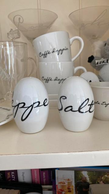 Riverdale peper-en zoutstel beschikbaar voor biedingen