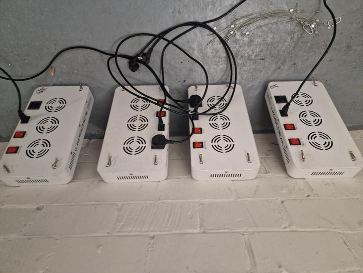 4x KOSCHEAL KS2000 LED Groei/bloeilamp, Huis en Inrichting, Lampen | Losse lampen, Zo goed als nieuw, Led-lamp, 60 watt of meer