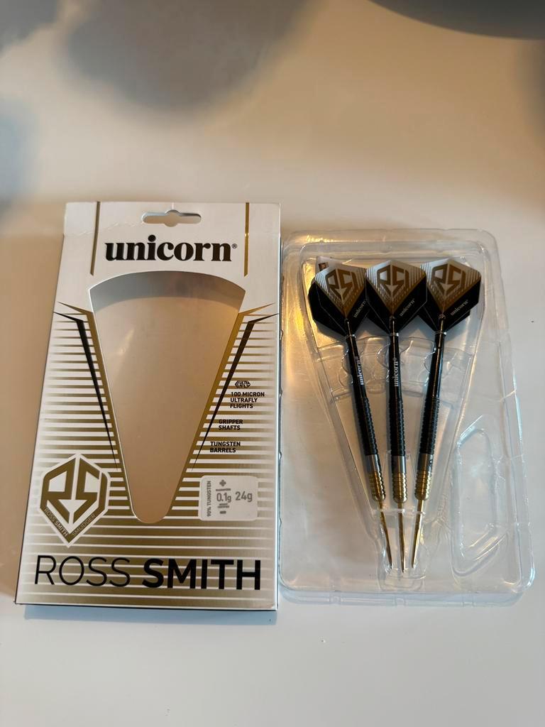 ロススミス ROSS SMITH TWO TONE Black＆Gold 24g Unicorn Ross Smith Two Tone Steel Tip Darts - 24gm