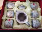 VINTAGE Chinese Miniature Porcelain Tea Set Red Box, Antiek en Kunst, Ophalen of Verzenden
