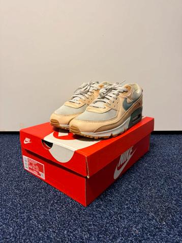 Nike Air Max 90 - US 9 - EU 42,5 beschikbaar voor biedingen