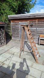 Houten Trap - Stevige constructie, Doe-het-zelf en Verbouw, Ladders en Trappen, Ophalen, Gebruikt, Trap, Opvouwbaar of Inschuifbaar