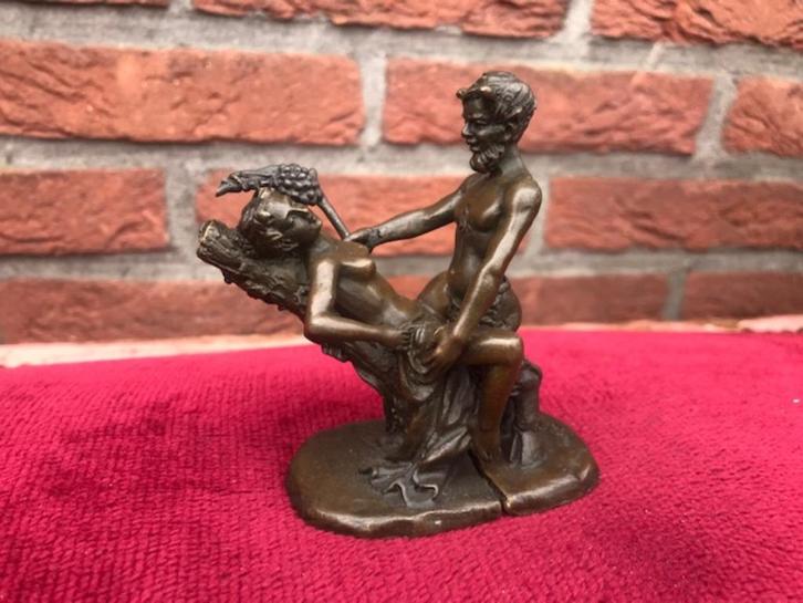 bronzen beeldengroepje, sater en dame, erotica, Antiek en Kunst, Kunst | Beelden en Houtsnijwerken, Ophalen of Verzenden