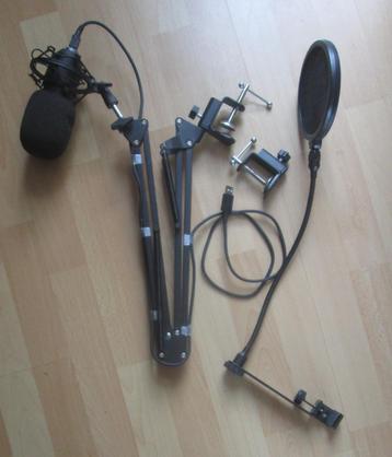 Studio Microfoon (voor Internet DJ) met Filter... beschikbaar voor biedingen