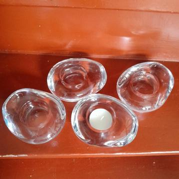4 glazen kandelaars voor waxinelichtjes beschikbaar voor biedingen