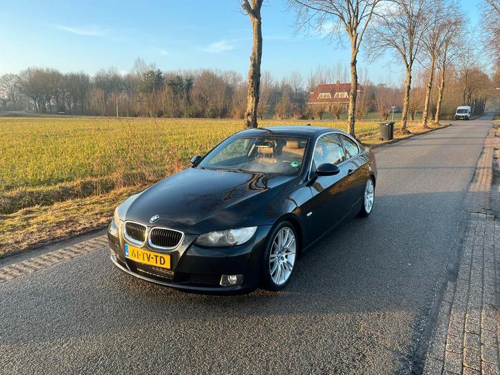 BMW 3-Serie 3.0 I 335 Coupe AUT 2007 Zwart, Auto's, BMW, Particulier, 3-Serie, ABS, Adaptieve lichten, Airbags, Airconditioning
