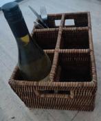Rieten brocante wijnrek / bestekmand, 6 vaks, 20 x 30 x 14,5, Huis en Inrichting, Woonaccessoires | Schalen en Manden, Ophalen of Verzenden