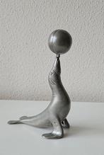 Tinnen zeehond met bal 97,5% tin Vintage plastiek Retro, Ophalen of Verzenden