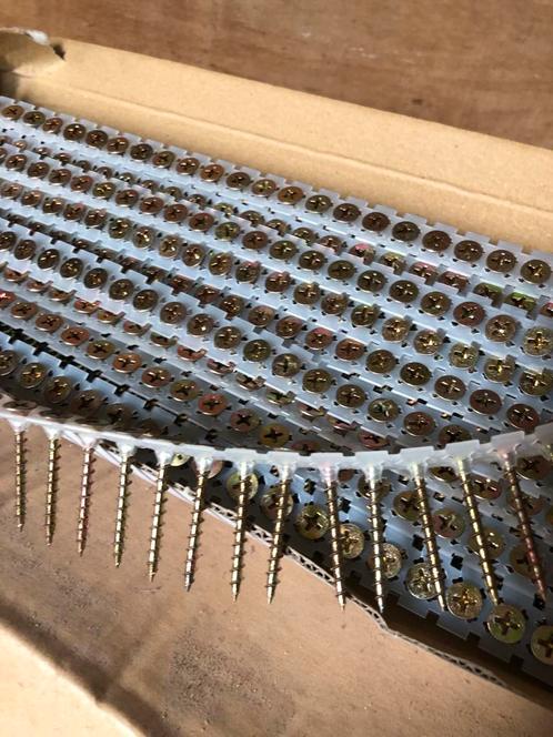 Schroeven op Band - Nieuw - verzinkt, Doe-het-zelf en Verbouw, IJzerwaren en Bevestigingsmiddelen, Nieuw, Schroeven, Ophalen