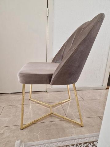 Mooie eetkamerstoelen (grijs) goud kleur voet