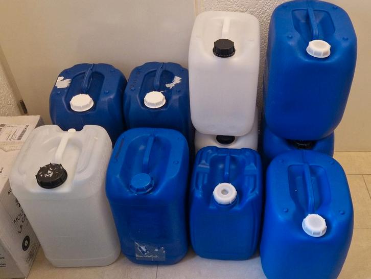 Gebruikt Jerrycan / jerrycans 5,10,20,25,30 Liter food grade, Doe-het-zelf en Verbouw, Kratten en Dozen, Zo goed als nieuw, Overige typen