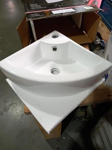 Pallas luxe Hoekfontein / wastafel 32,5 (muurzijde) B-keus beschikbaar voor biedingen