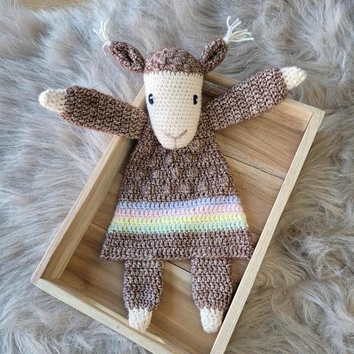 Gehaakte lama / alpaca lappenpop knuffel, Kinderen en Baby's, Kraamcadeaus en Geboorteborden, Nieuw, Kraamcadeau, Ophalen of Verzenden