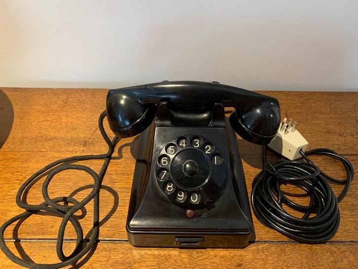 Vintage retro zwart werkend telefoontoestel, Telecommunicatie, Vaste telefoons | Niet Draadloos, Zo goed als nieuw, Bakeliet, Met draaischijf
