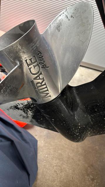 Gevraagd snelle schroef mercruiser 25 p beschikbaar voor biedingen