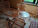 Diverse rotan stoelen,  plus rotan bank en tafeltje, Huis en Inrichting, Stoelen, Ophalen, Gebruikt, Bruin, Riet of Rotan